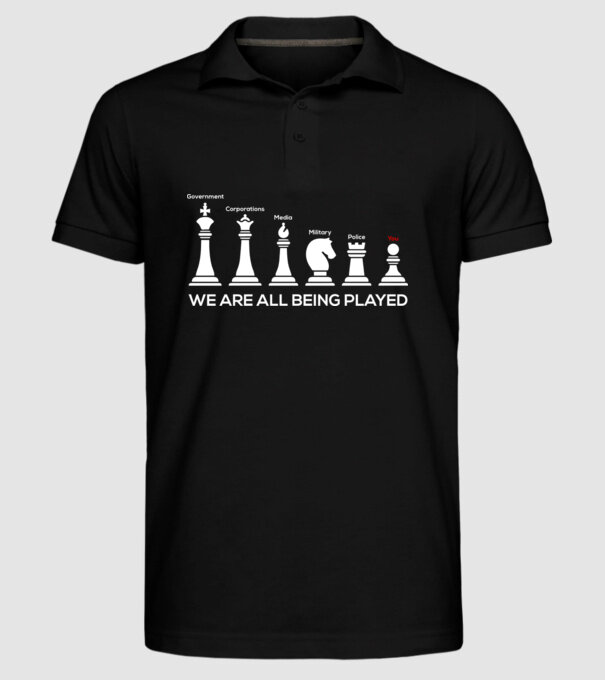 We are all being played model negru pe tricou