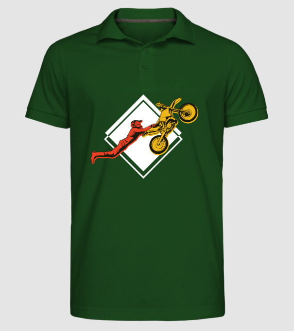 Săritură motocicletă model verde închis pe tricou