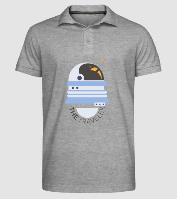 The Traveler model gri pe tricou