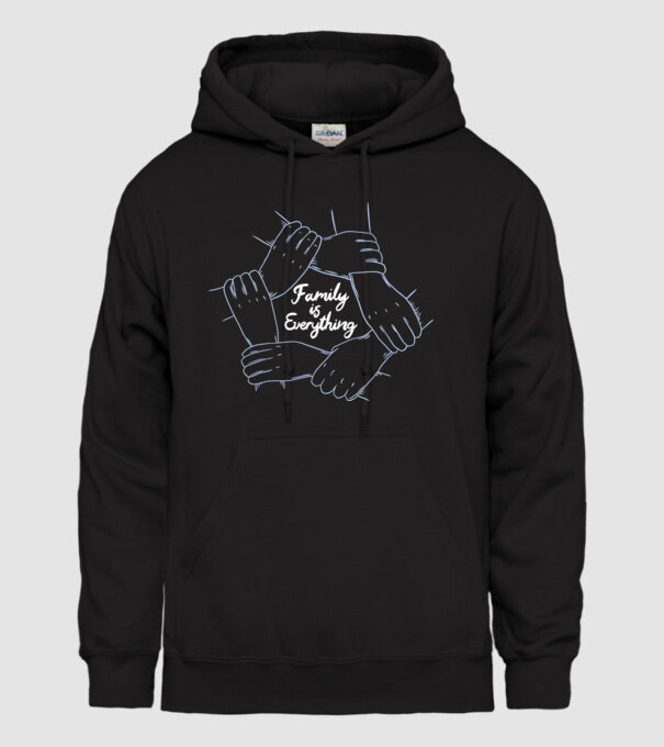 Familia este totul model negru pe tricou