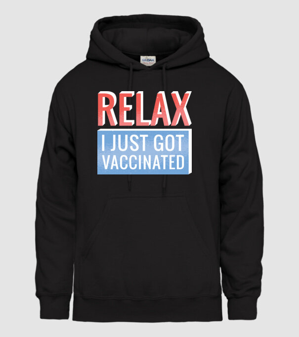Fii calm, sunt vaccinat model negru pe tricou