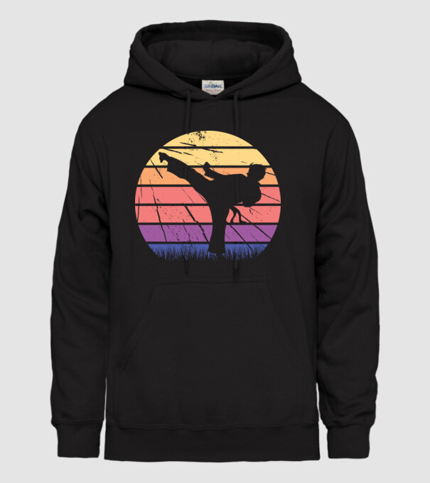 Karate Retro model negru pe tricou