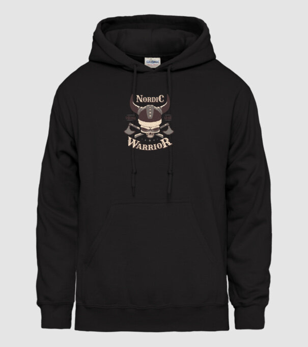 Nordic Warrior model negru pe tricou