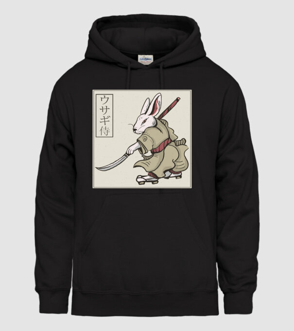 Iepure Samurai model negru pe tricou