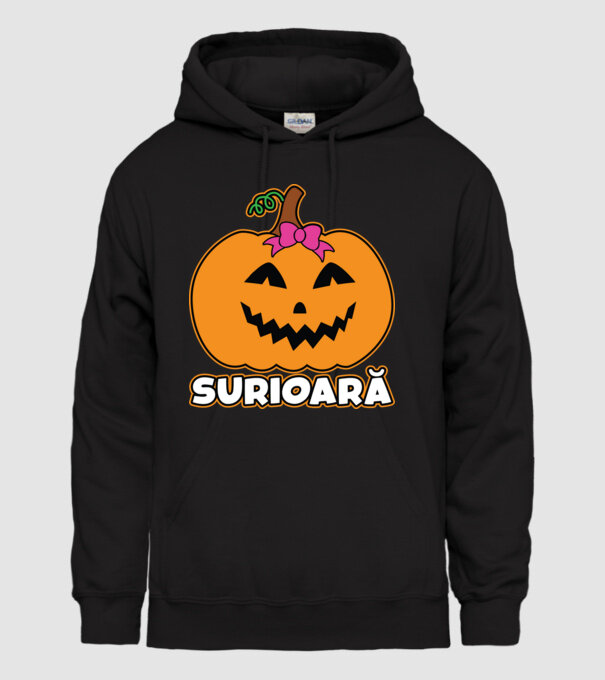 surioară model negru pe tricou