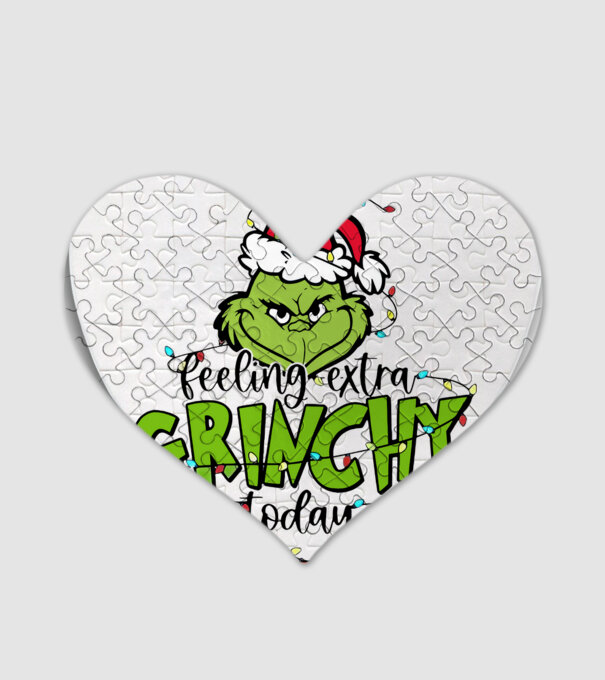 Feeling extra Grinchy today model alb pe tricou