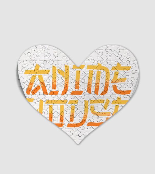 Anime House model alb pe tricou
