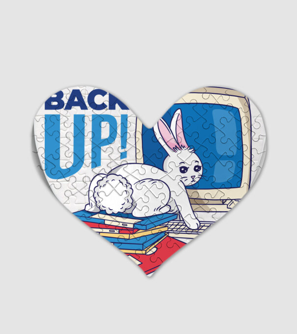 Back up bunny model alb pe tricou