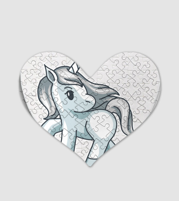 Unicorn de argint model alb pe tricou