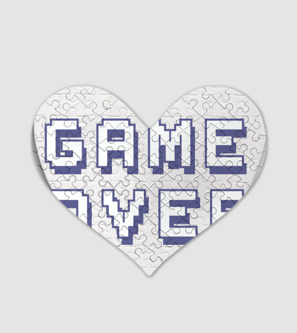 Game Over model alb pe tricou