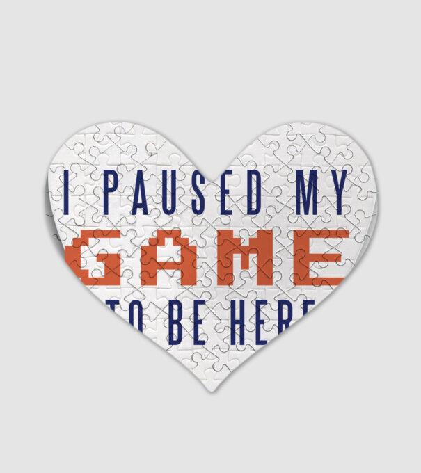 I Paused my game to be here model alb pe tricou