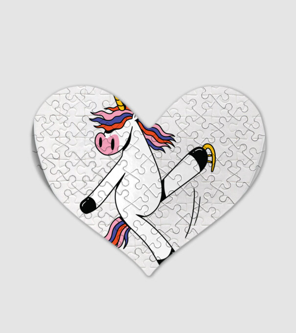 Unicorn cu Patine model alb pe tricou