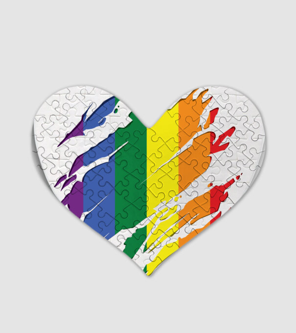 Steag LGBTQ model alb pe tricou