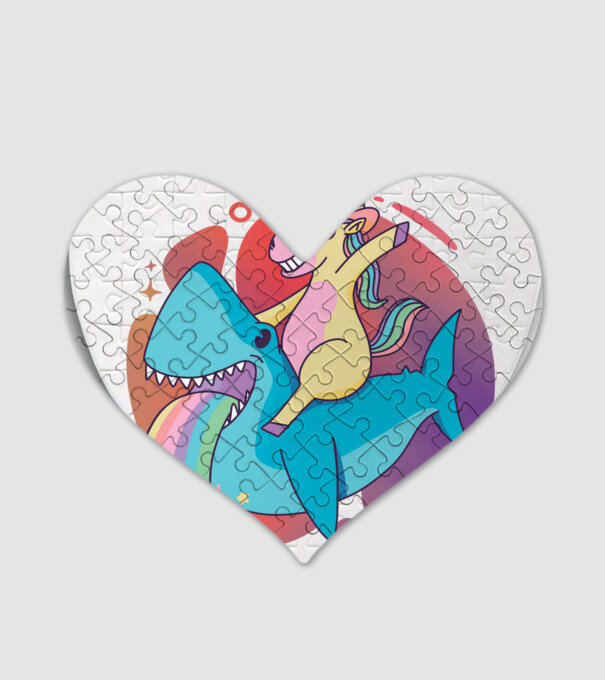 Unicorn pe rechin model alb pe tricou