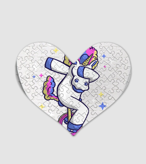 Unicorn pe monociclu model alb pe tricou
