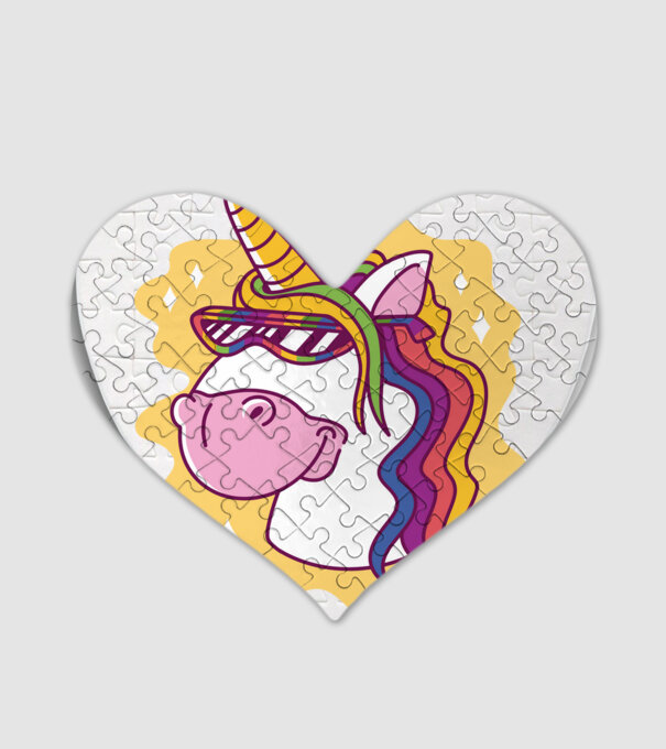 Cap de unicorn model alb pe tricou