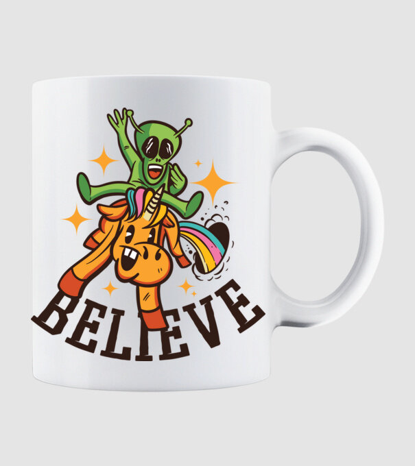 Unicorn Alien model alb pe tricou