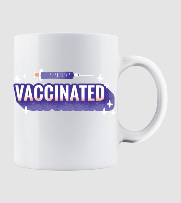 Vaccinat model alb pe tricou