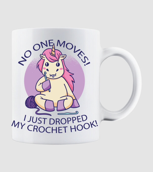 Nu mișcă nimeni, mi-a căzut acul de tricotat - Unicorn model alb pe tricou