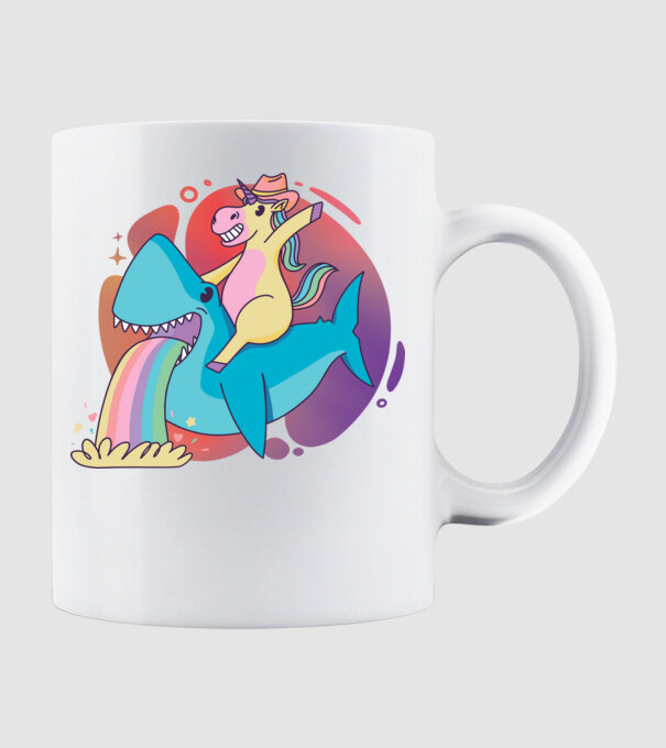 Unicorn pe rechin model alb pe tricou