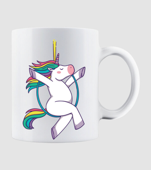 Unicorn pe cerc model alb pe tricou