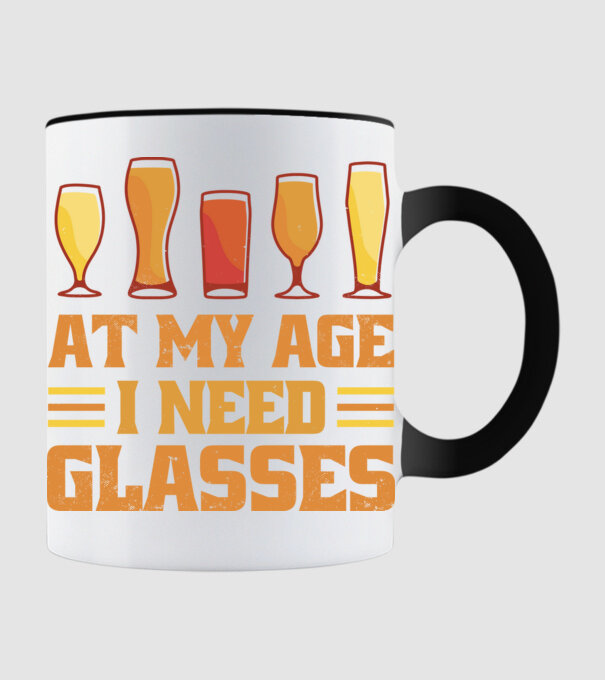 At my age i need glasses model negru pe tricou