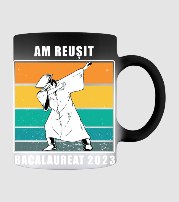 Am reușit 2023 model negru pe tricou