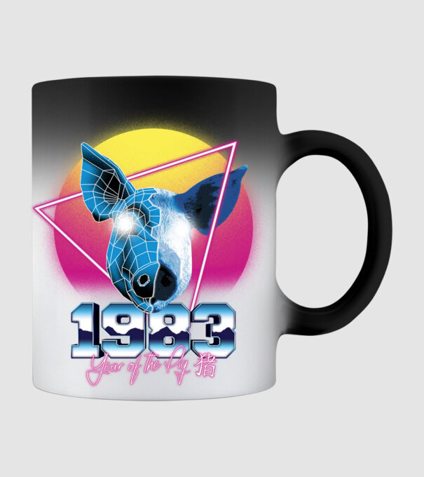 1983 Year of the Pig model negru pe tricou