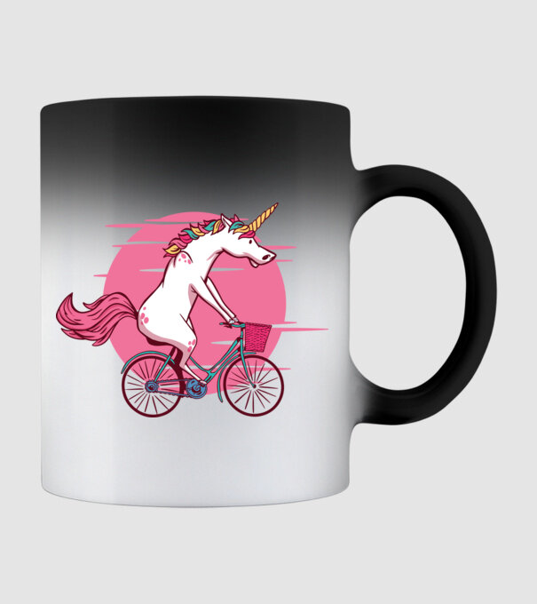 Unicorn cu bicicletă model negru pe tricou
