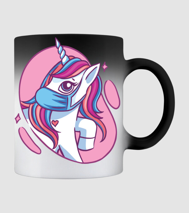 Unicorn drăguț cu mască model negru pe tricou