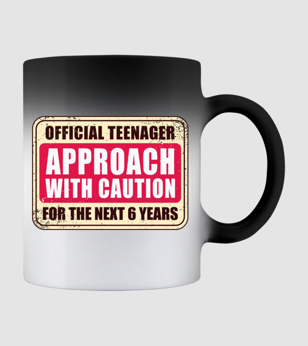 Adolescent oficial Abordați cu prudență model negru pe tricou