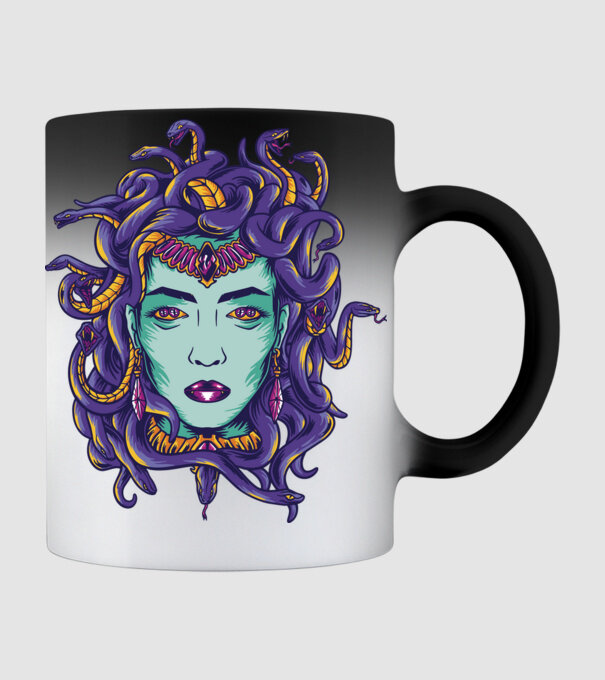 Cap de meduză model negru pe tricou