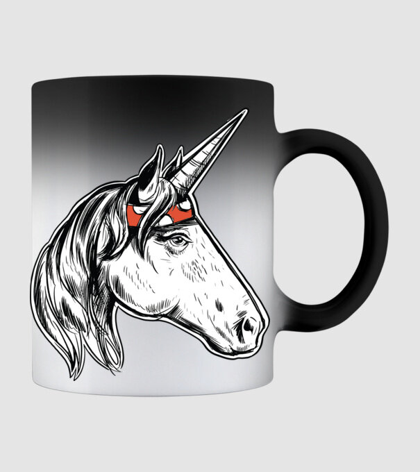 Cal Unicorn model negru pe tricou