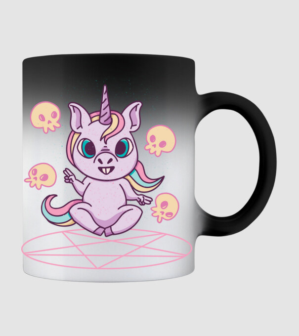 Unicorn invocare model negru pe tricou