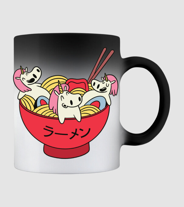 Unicorn Ramen model negru pe tricou