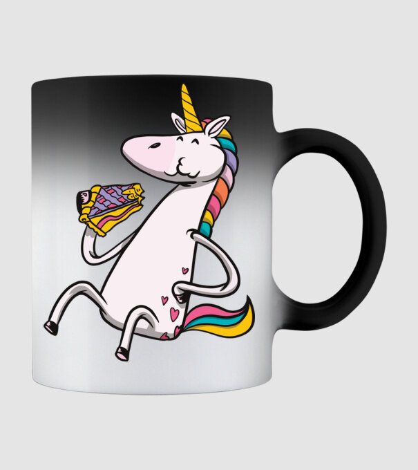 Unicorn cu prăjitură model negru pe tricou