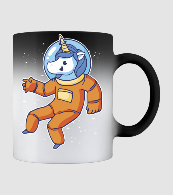 Unicorn Astronaut model negru pe tricou