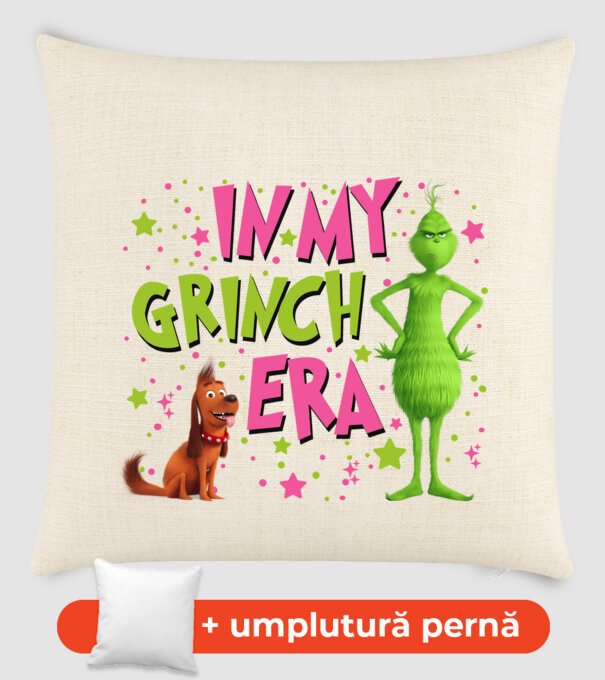 In my Grinch era model nisipiu pe tricou